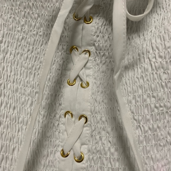 White Short jumpsuit. - Picture 4 of 8